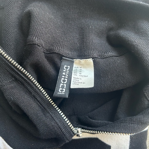 ‘Aspen Ski Club’ collared sweater - Picture 3 of 5